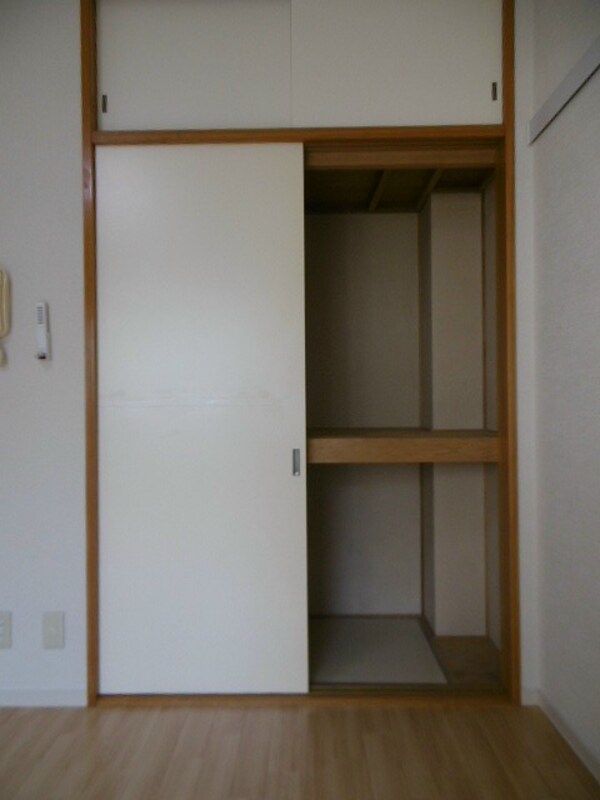 収納(写真は102号室です（参考）)