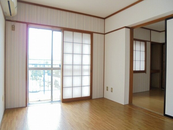 ベッドルーム(※写真は別部屋のものです。（参考）)
