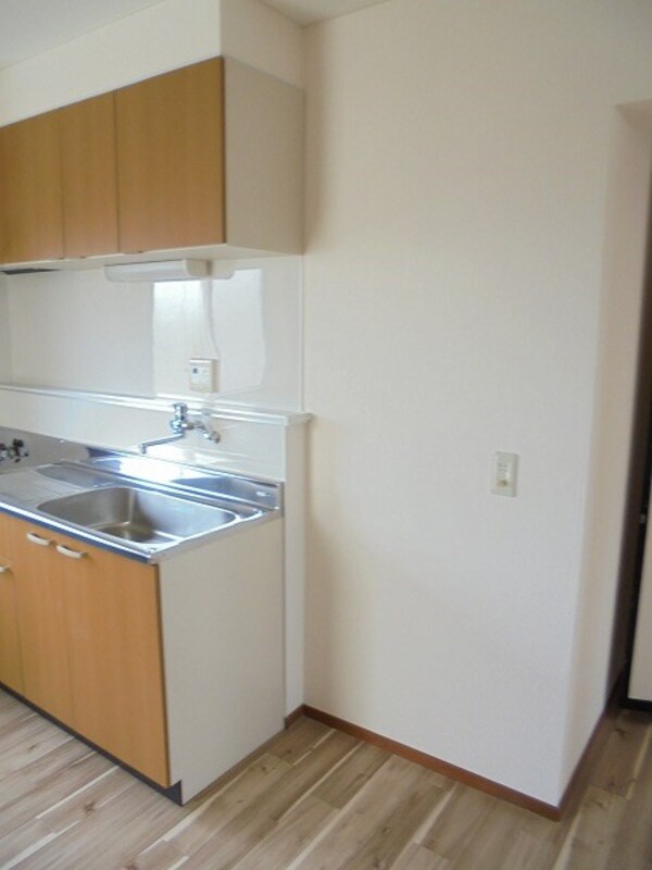 キッチン(※写真は別部屋のものです。（参考）)