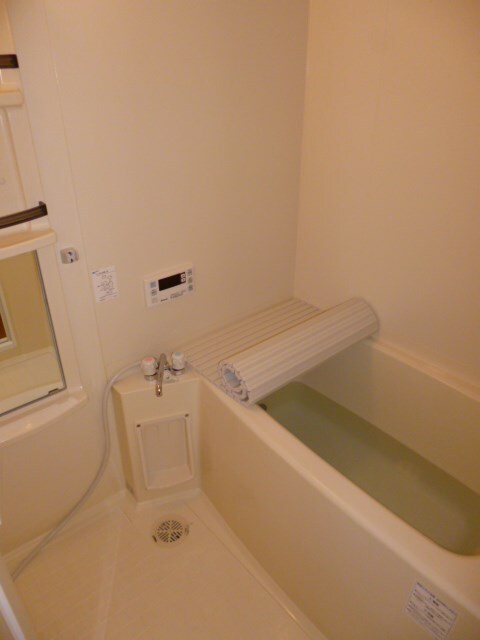 物件内観写真5　(※写真は203号室です。ご参考下さい。)