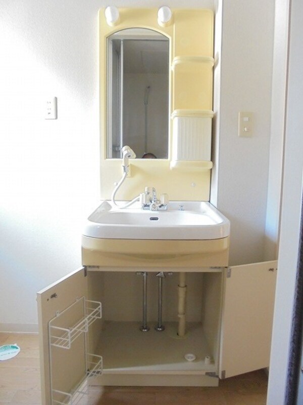 洗面所(画像は101号室です（参考）)