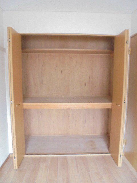 物件内観写真10　(写真は102号室です)