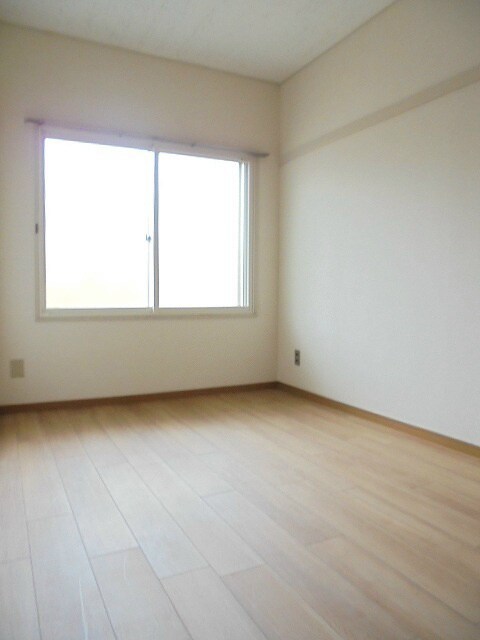 物件内観写真14　(写真は102号室です)