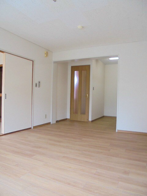 物件内観写真32　(写真は102号室です)