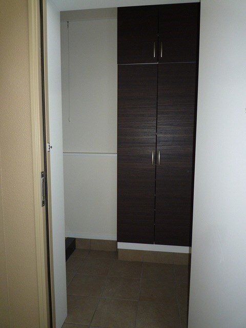 物件内観写真8　(写真は101号室です。)