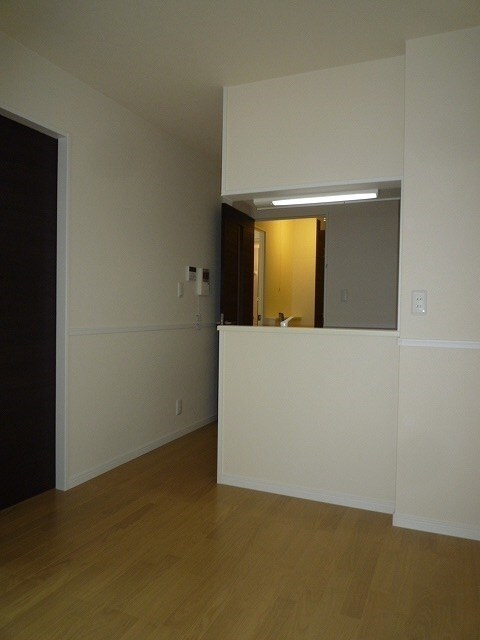 物件内観写真16　(写真は101号室です。)