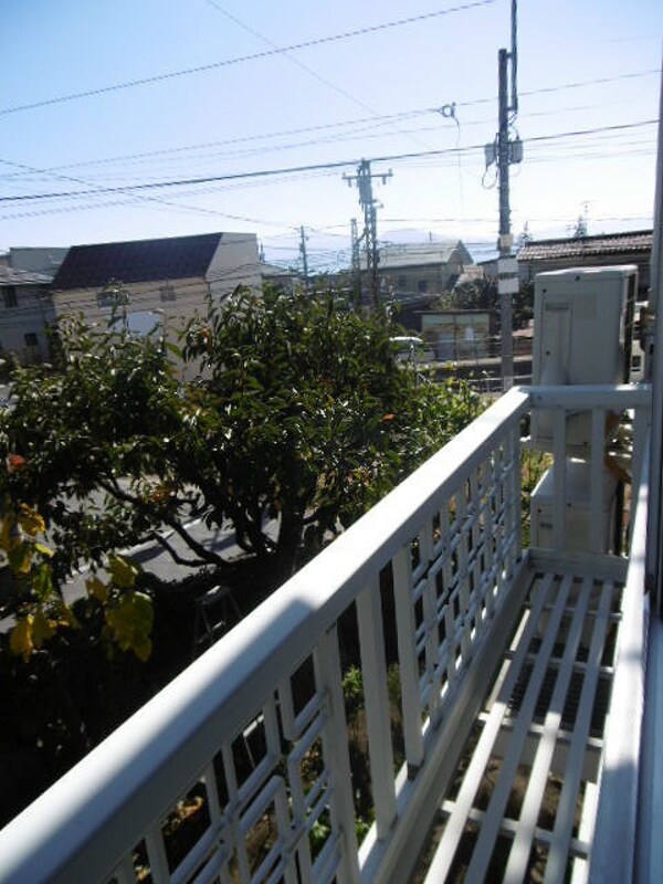 ベランダ(※写真は　202号室)