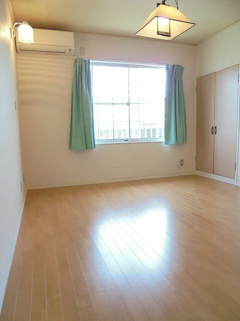 物件内観写真4　(写真は202号室です（参考）)