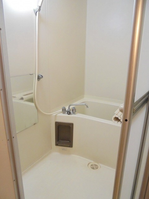 物件内観写真5　(写真は202号室です（参考）)