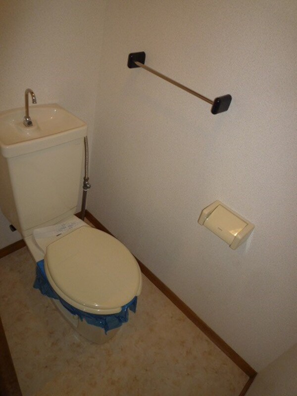 トイレ(画像は101号室です（参考）)