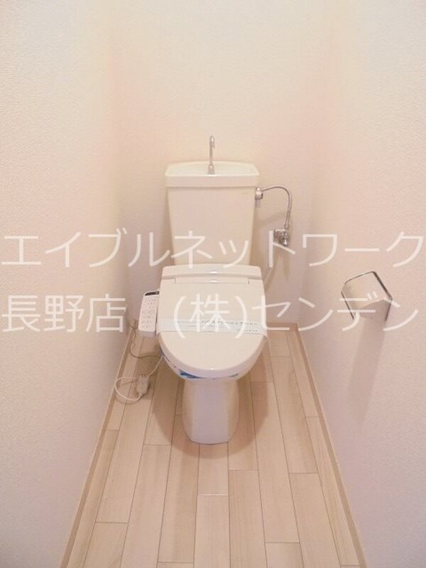 トイレ(※写真は別部屋のものです。（参考）)