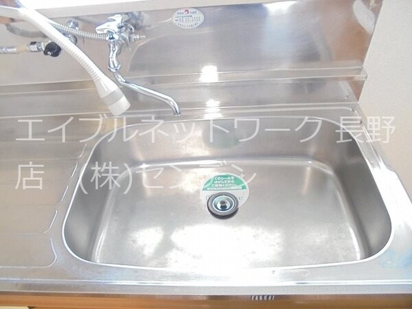 キッチン(※写真は別部屋のものです。（参考）)