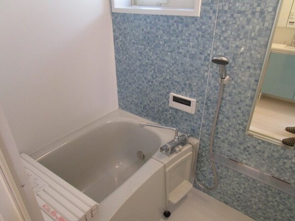 風呂画像(※103号室の写真です。)