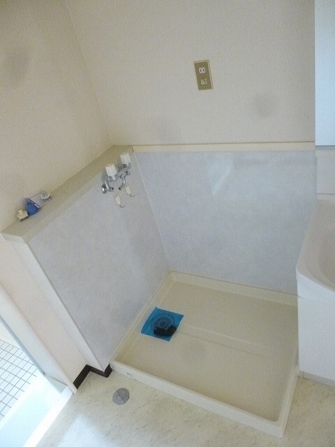 物件内観写真18　(洗濯機置き場)