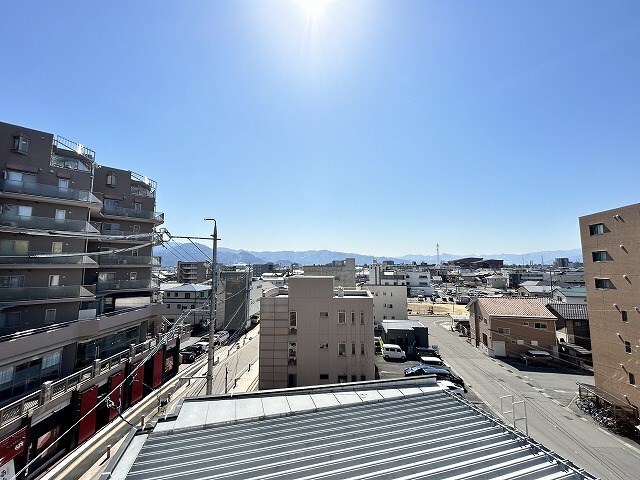 物件内観写真2　(写真は501号室です（参考）)