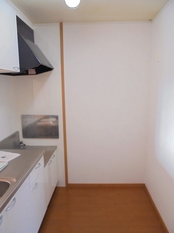 キッチン(写真は202号室です（参考）)