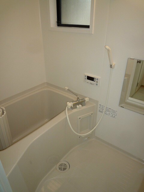 物件内観写真6　(写真は102号室です)