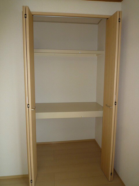 物件内観写真9　(写真は102号室です)