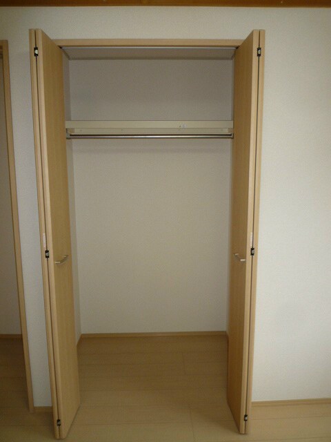 物件内観写真11　(写真は102号室です)