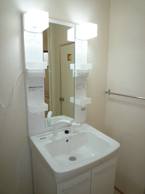 物件内観写真12　(写真は102号室です)