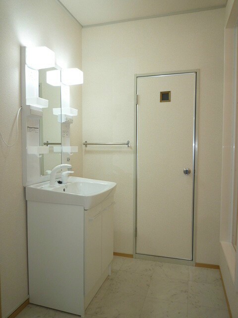 物件内観写真24　(写真は102号室です)