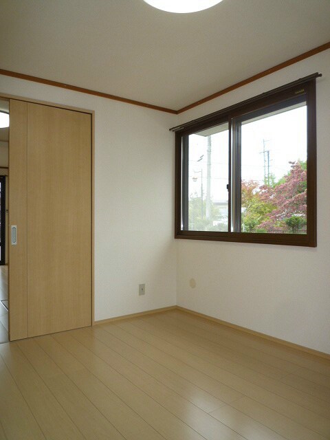 物件内観写真32　(写真は102号室です)