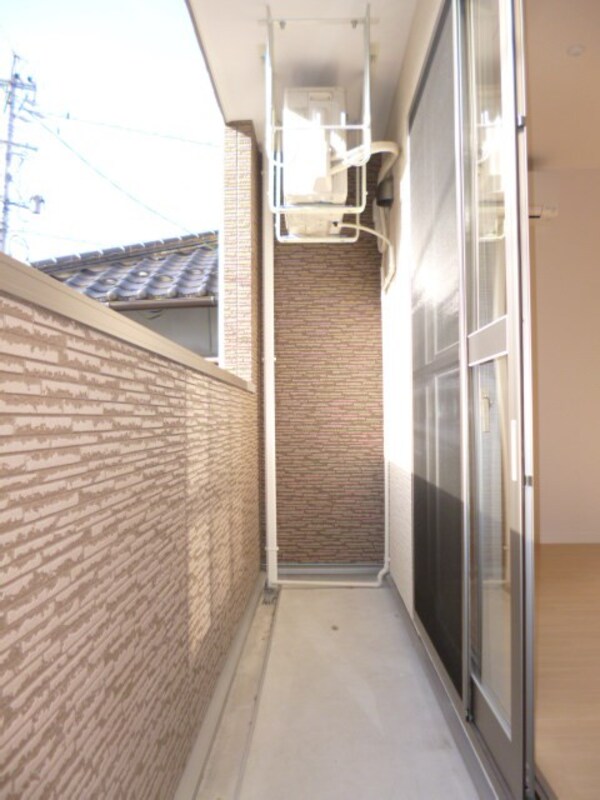 ベランダ(※写真は103号室のお部屋です。)