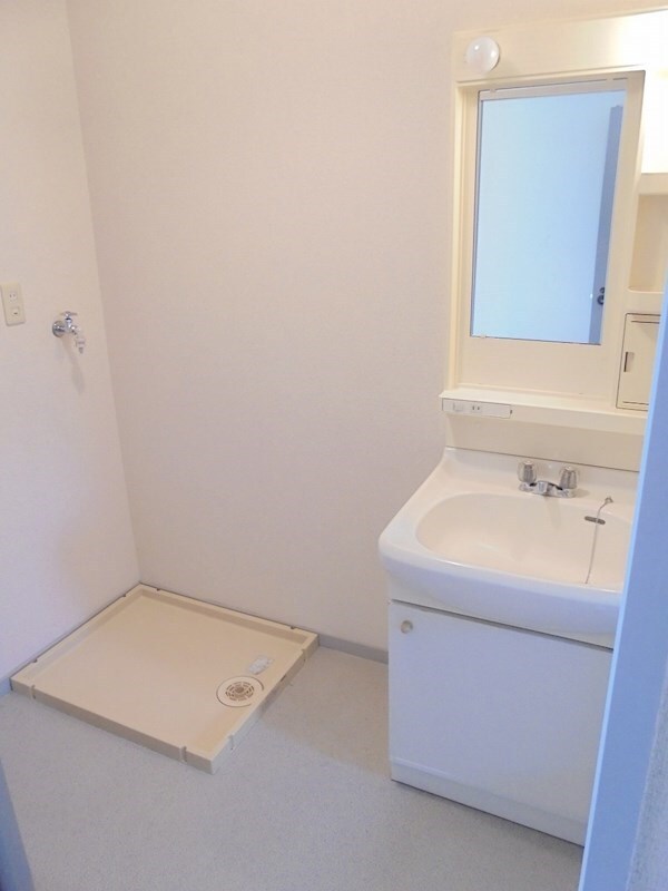 物件内観写真10　(写真は202号室です。（参考）)