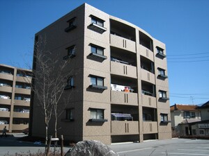 ガーデンハイム樗3番館外観写真
