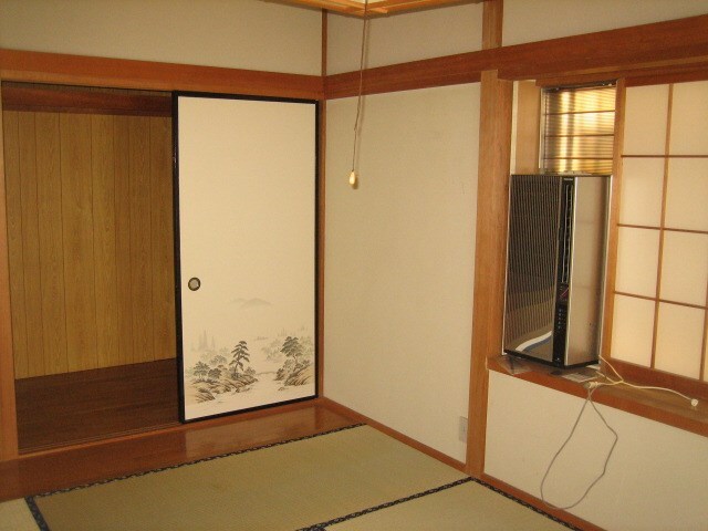 物件内観写真6　(洋室に変更)