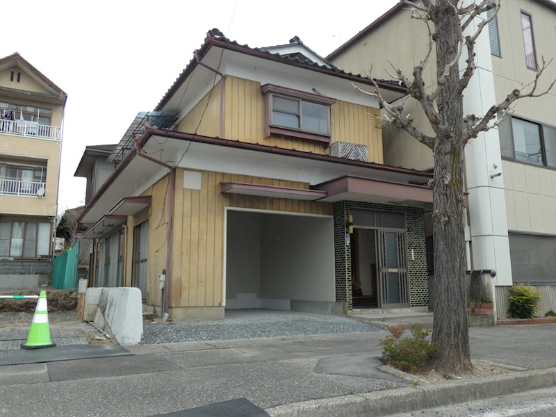 高羽町3丁目貸家2
