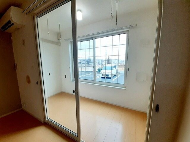 物件内観写真8　(サンルーム)