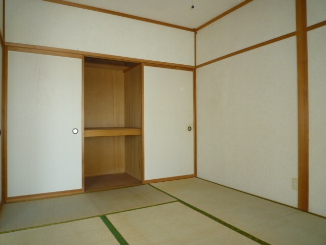 物件内観写真10　(洋室に変更します。)