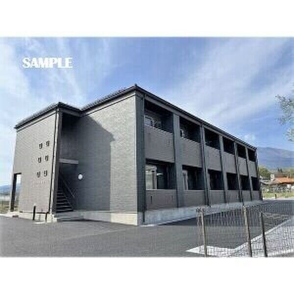 クロッシア御代田Ａの物件外観写真