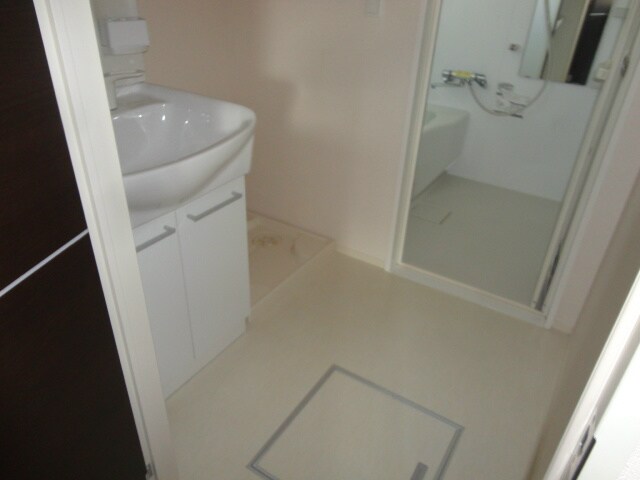 物件内観写真20　(ゆとりある脱衣場)