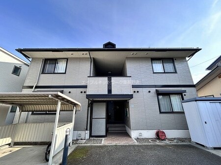 シャルマン稲里外観写真