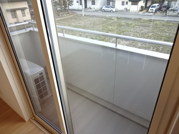 ベランダ(画像は203号室です（参考）)