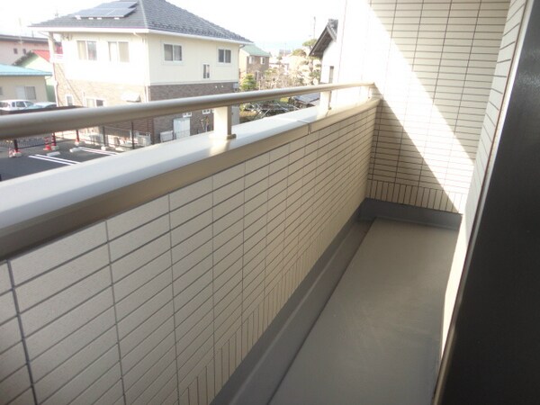 ベランダ(※写真は別号室です)