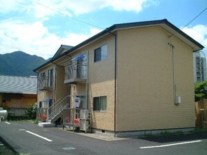 古旗アパートＢ棟外観写真