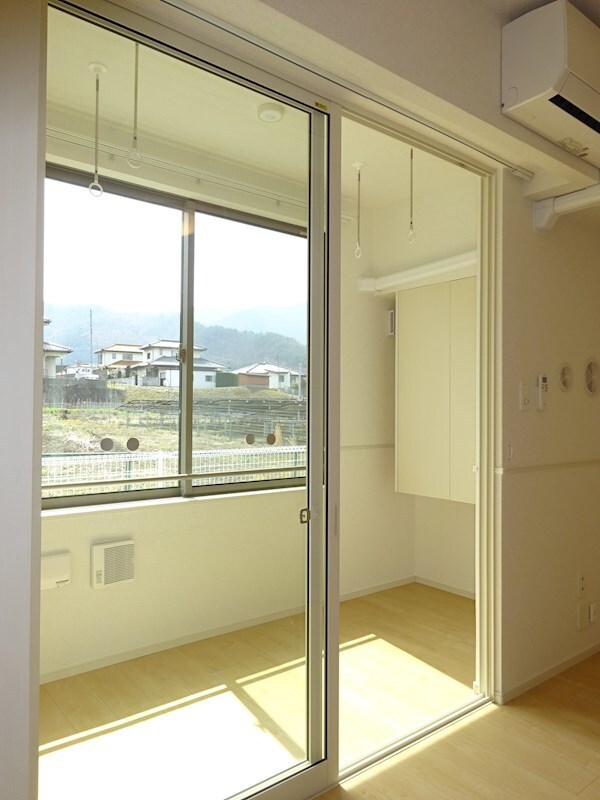 物件内観写真8　(サンルーム)