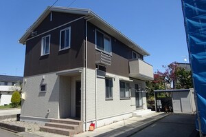 カモミールA棟外観写真