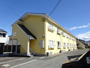 ホワイトコーポクサマ外観写真