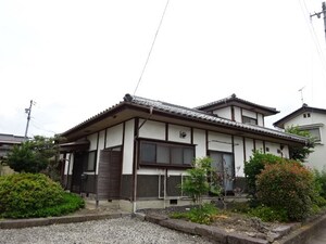 稲荷山貸家外観写真