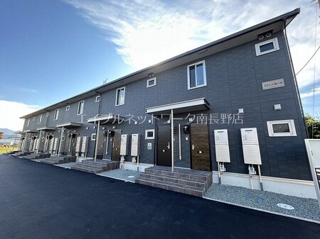 トリシア篠ノ井外観写真