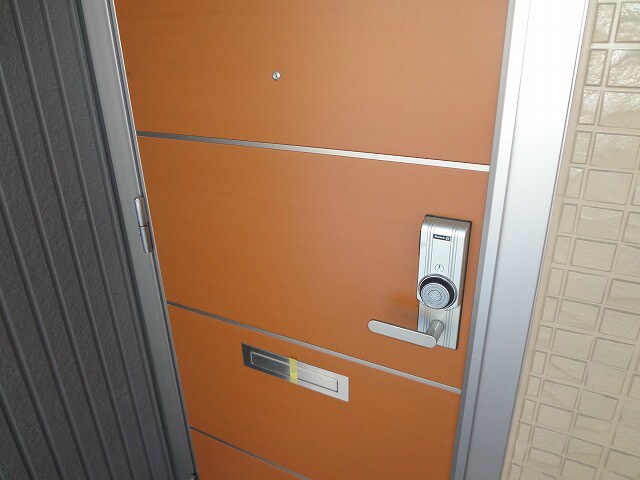 物件内観写真11　(2階の画像です。)