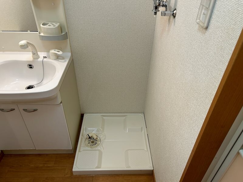 物件内観写真14　(洗濯機設置スペース)