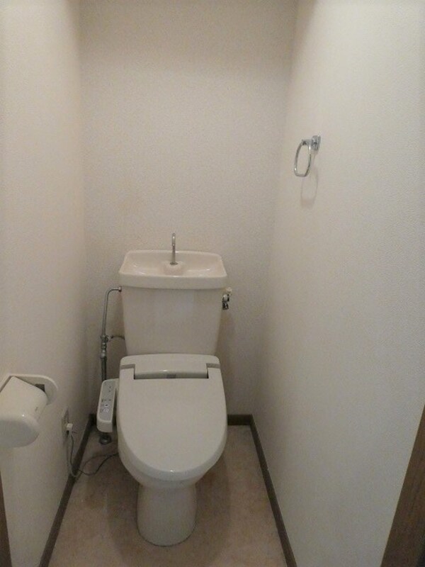 トイレ(写真は102号室（参考）)
