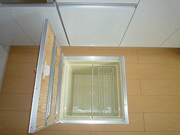 収納(床下収納)