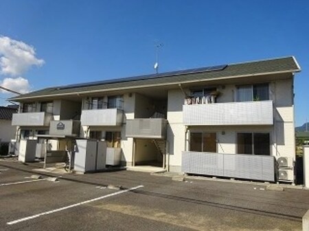 ミドルフィールド外観写真