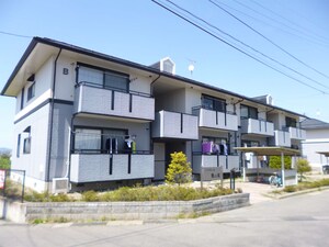 ハイカムール栗の実Ｂ棟外観写真